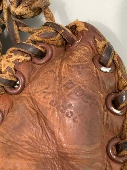 Photo of free Vintage 1940s baseball glove (Near downtown Walnut Creek) #3