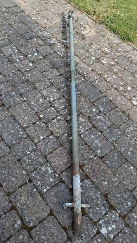 Photo of free Washing Line Pole (Roffey) #2