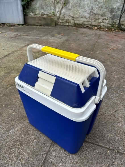 Photo of free Hot/cold cooler box (Chorlton, Manchester M21) #1