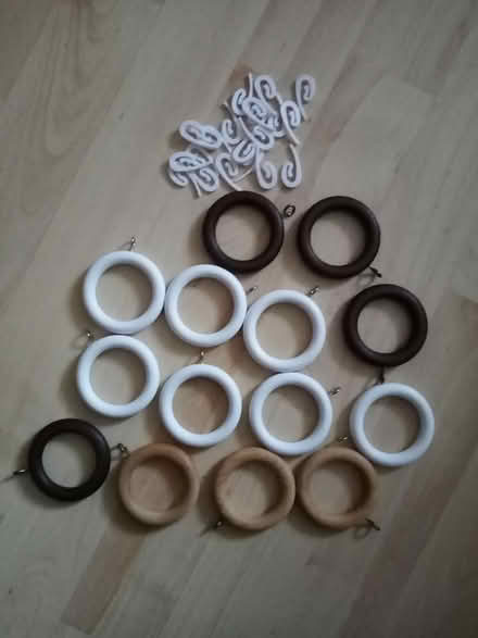 Photo of free Curtain pole rings (BA11) #1