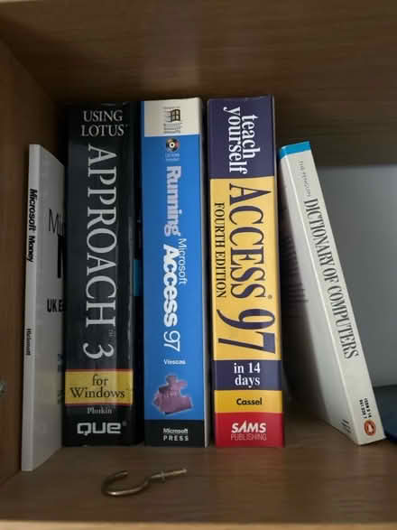Photo of free Old IT Software Books (Kensington W8) #1