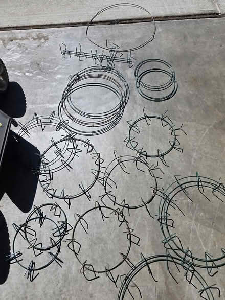 Photo of free wire wreath forms (Ravenna/Bryant) #1
