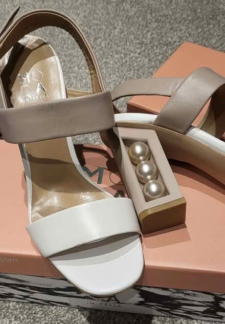 Photo of free Moda in Pelle Pearl‐Heel Sandals Size 5 - Never Worn (Great Billing NN3) #3