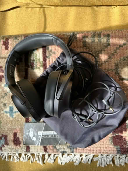 Photo of free Bluetooth noise-canc headphones (Leytonstone E11) #1