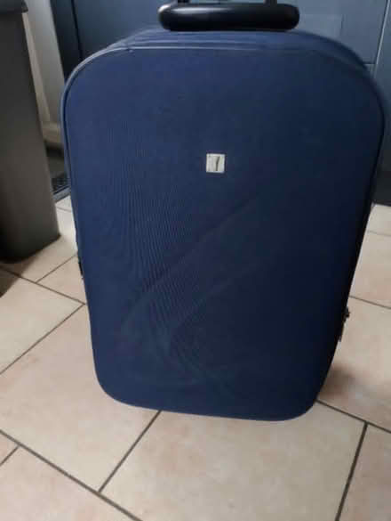 Photo of free Cabin Bag, 2 wheels with extending handle (Spalding PE11) #1