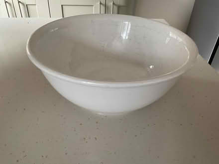 Photo of free China mixing or serving bowl (Churchgate EN8) #1