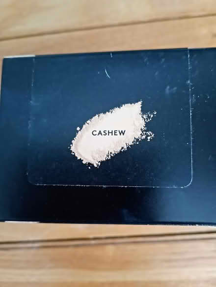 Photo of free Fenty beauty fixing powder (L14 Dovecot) #3