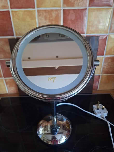 Photo of free dressing table makeup mirror (Brocton ST17) #1