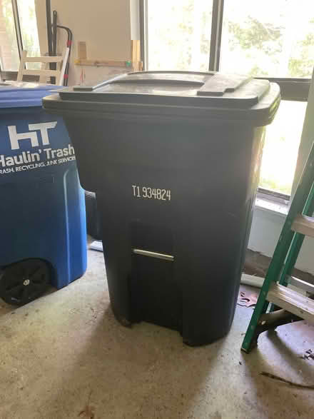 Photo of free trash cans (Oakton woods way) #1