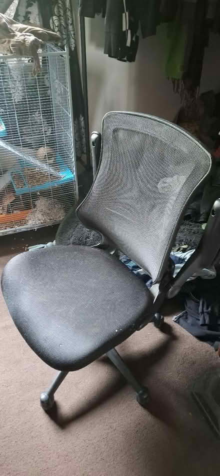 Photo of free Gaming/office chair (Bletchingley RH1 4EZ) #1