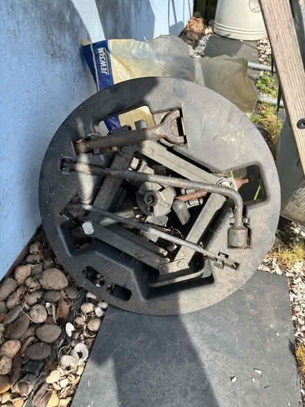 Photo of free Car wheel changing kit jack etc (Lower Rainham ME8) #1