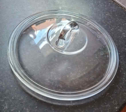 Photo of free pyrex lid for 8 inch dish (West Malvern CP WR14) #1