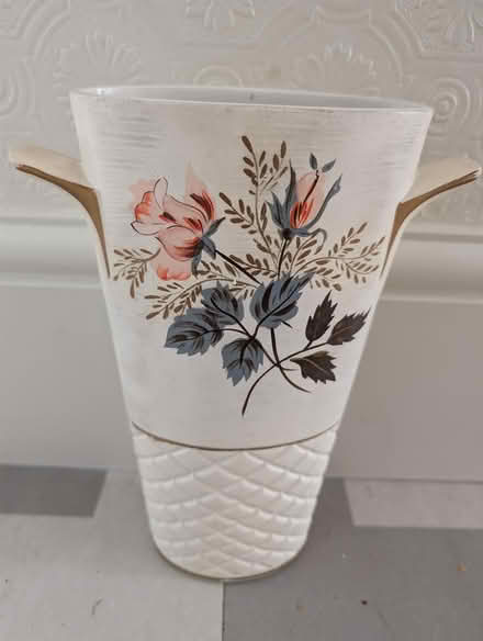 Photo of free Vintage chalkware 50s vase (Rowlands Gill NE39) #1