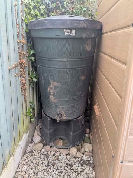 Photo of free large water butt (Haslucks Green B90) #1