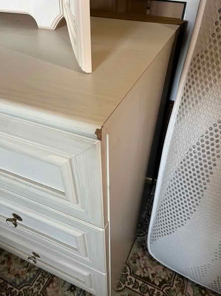Photo of free Chest of drawers & matching mirror (Bassingbourn SG8) #2