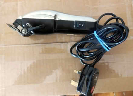Photo of free Electric hair-trimmer / razor (Stroud GL5) #2