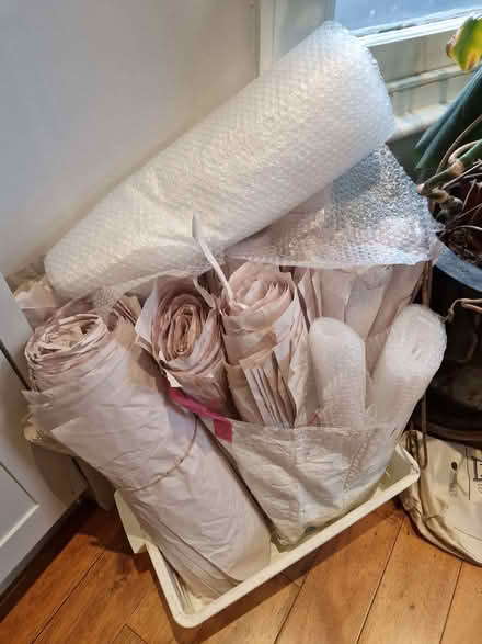Photo of free Wrapping Paper and Bubble Wrap (Stamford Hill N16) #1