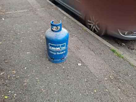 Photo of free 1 empty calor gas 15kg Butane, 1 full (Walton Manor OX2) #1