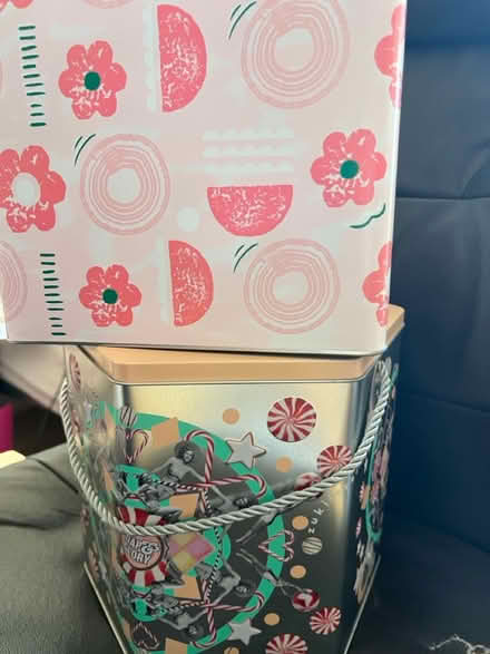 Photo of free 2 nice decorative tins (MK42 Elstow) #1