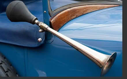 Photo of Air horn/car horn (Southfields SW19) #2
