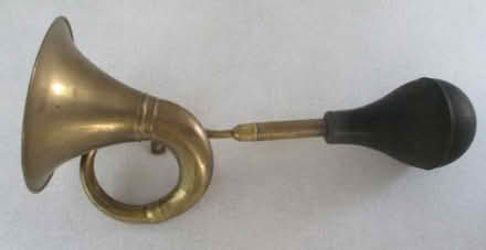 Photo of Air horn/car horn (Southfields SW19) #1