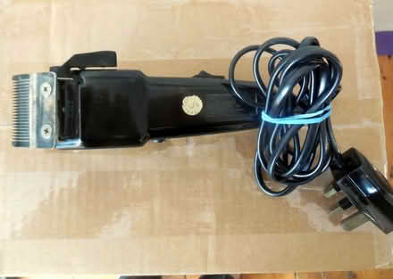 Photo of free Electric hair-trimmer / razor (Stroud GL5) #3