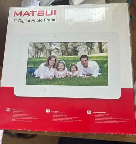 Photo of free Digital photo frame (new) (Bloomfield BA2) #1