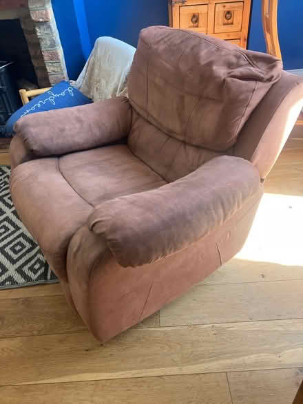 Photo of free Rocking recliner (Prittlewell SS2) #2