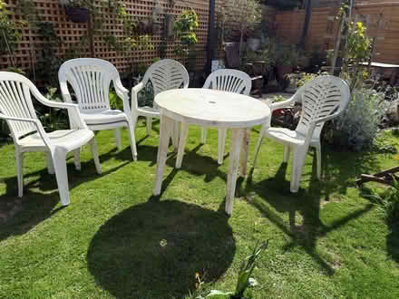Photo of free Garden table and 5 chairs (Cooden TN39) #1