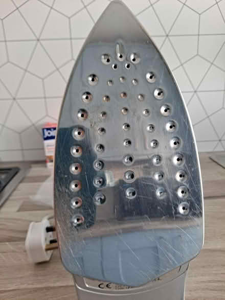 Photo of free Russell Hobbs Steamglide 1800 iron (Fareham creek 8 PO16) #1