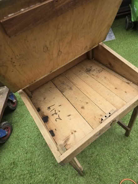 Photo of free Kids desk (SY7) #3