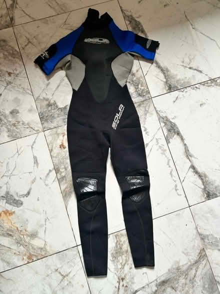 Photo of free Medium size wetsuit (North fort st EH6) #1