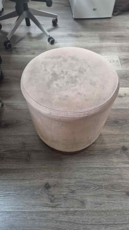 Photo of free Pink pouffe (Marylebone W1H) #2