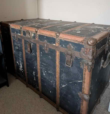 Photo of free Vintage wooden trunk (Fairly central Oswestry) #1