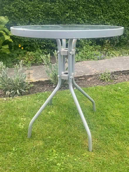 Photo of free Garden/patio table (Reddish SK5) #2