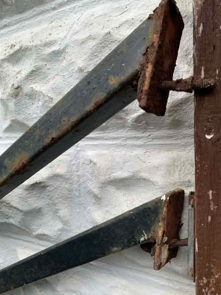 Photo of free Iron handrails (Kaimhill AB12) #3