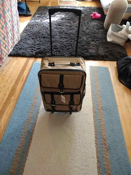 Photo of free 3 piece luggage set (Springfield 19064) #1