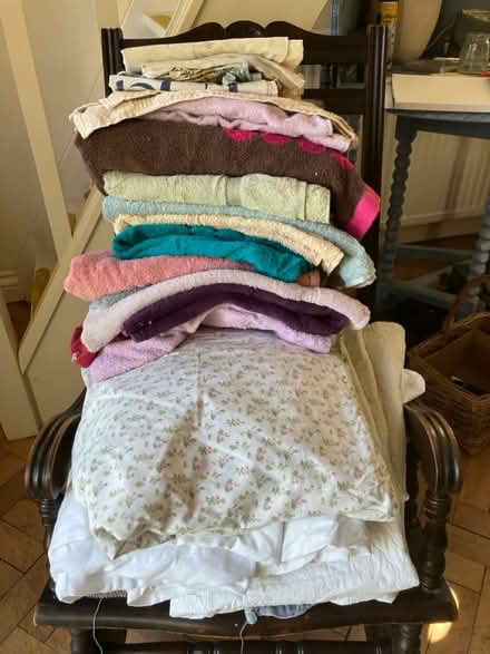Photo of free Assorted sheets & towels (BN3) #1