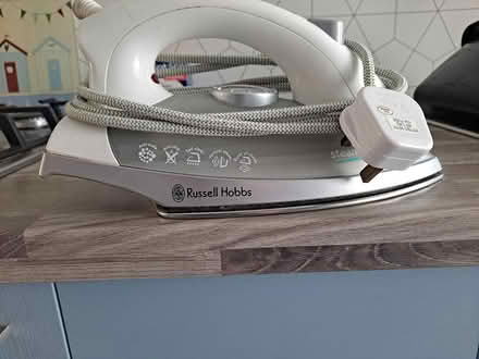 Photo of free Russell Hobbs Steamglide 1800 iron (Fareham creek 8 PO16) #2