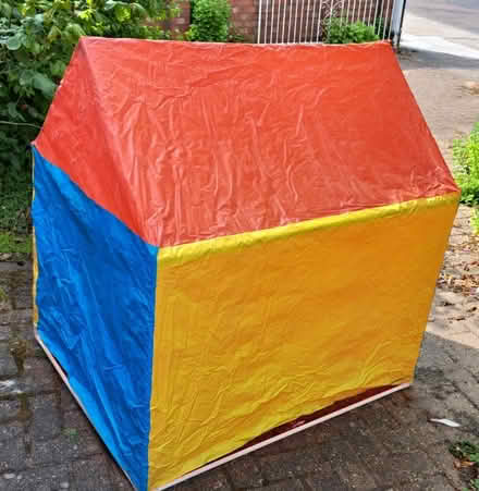 Photo of free Child's play house (BR5 St Mary Cray) #2