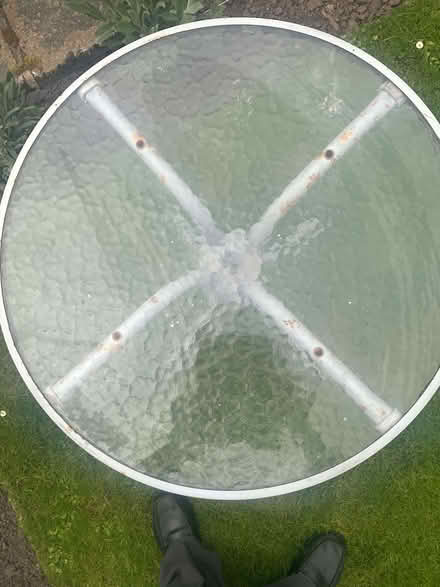 Photo of free Garden/patio table (Reddish SK5) #3