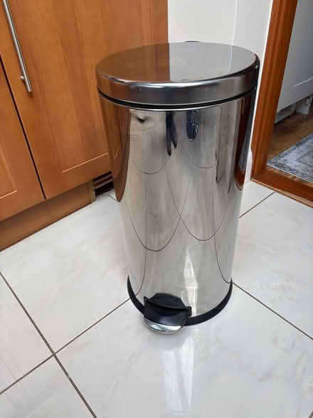 Photo of free Stainless steel indoor pedal bin (Brentwood, CM14) #1
