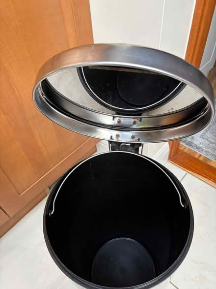 Photo of free Stainless steel indoor pedal bin (Brentwood, CM14) #2