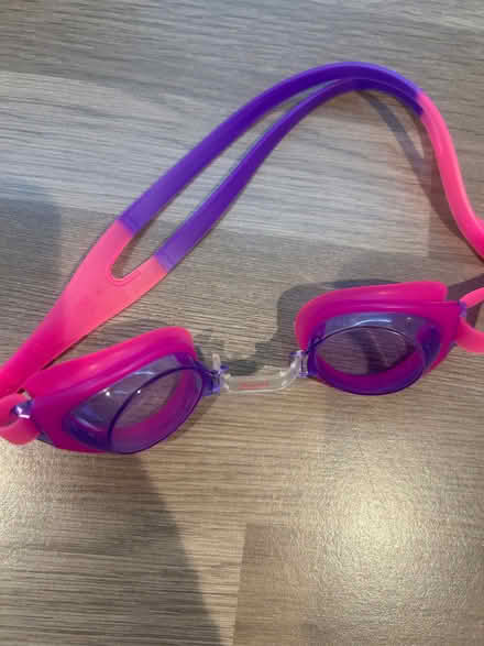 Photo of free Child’s swimming goggles age approx 4-8 (Hampton Hill TW11) #1