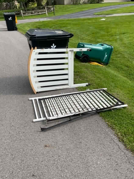Photo of free CURB ALERT - Kids Bed (11 Mile and Farmington) #1