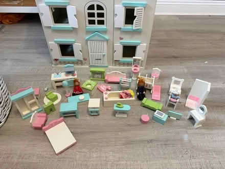 Photo of free Doll’s house (Billericay CM12) #3