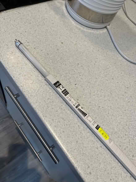 Photo of free Neon(?) bulb (Charlton OX12) #1