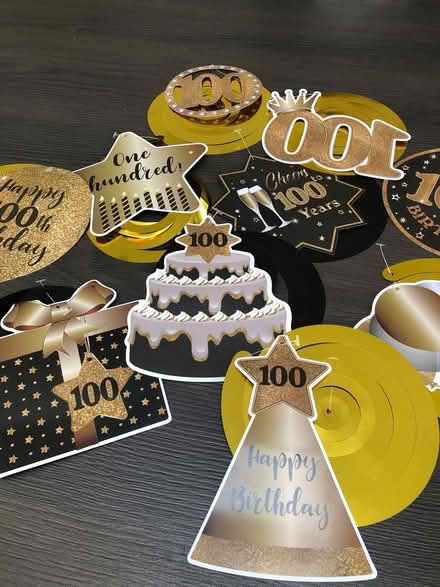 Photo of free 100 year decorations (Elton BL8) #1
