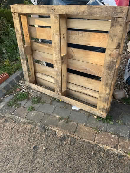 Photo of free Pallet (Potters bar EN6) #1