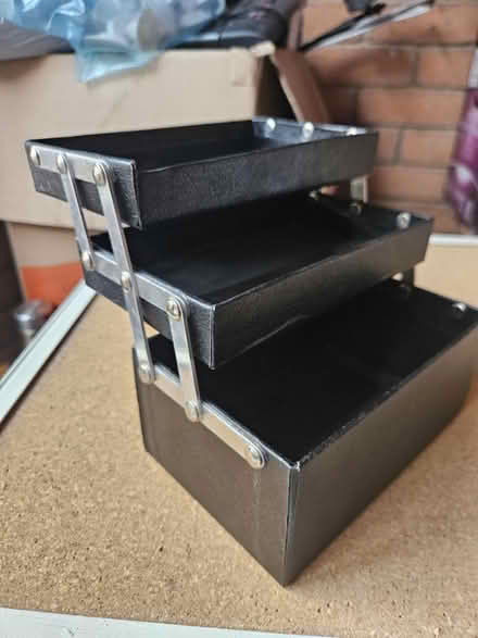 Photo of free Small makeup organizer (Derry/WinstonChurch/Meadowvale) #1